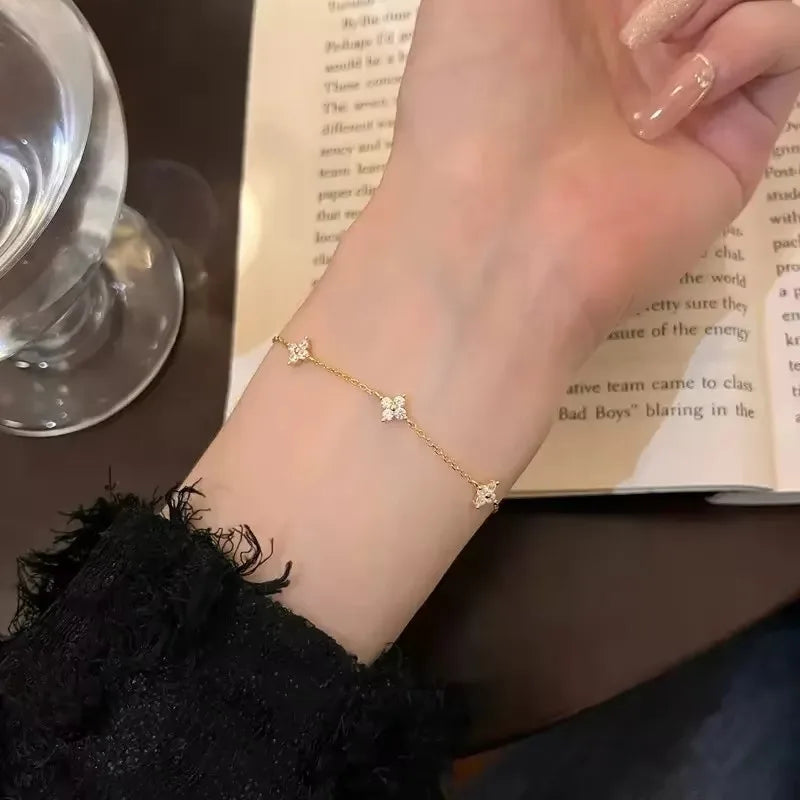 Four-Leaf Flower Jewellery – Bracelet, Necklace or Earrings